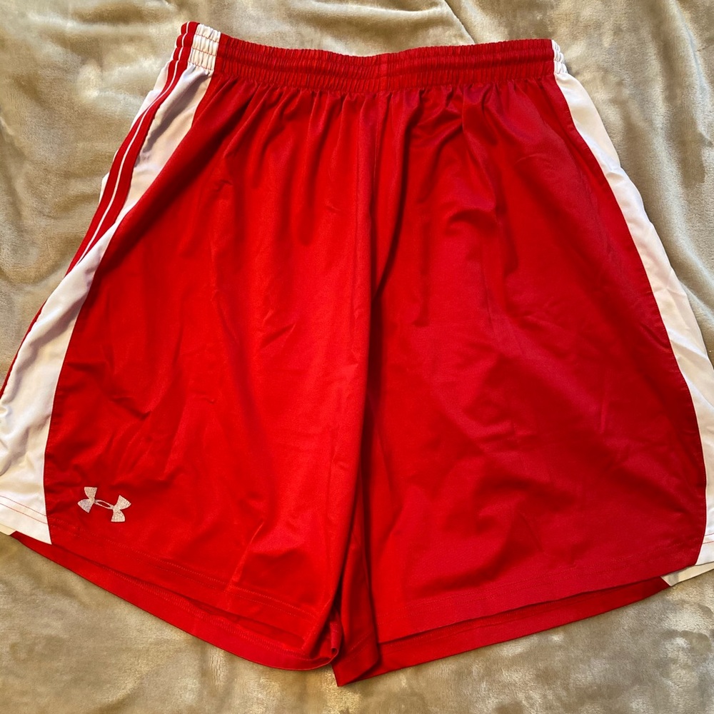 UNDER ARMOUR ATHLETIC SHORTS